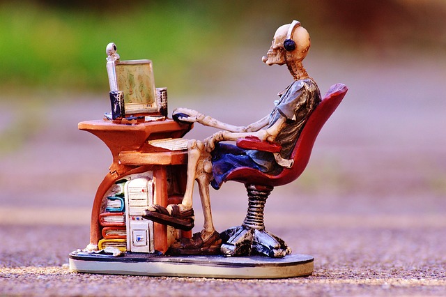 computer, seeks, help, computer addiction, internet addiction, self help, support group, office, desk, monitor, screen, pc, skeleton, help, help, internet addiction, skeleton, skeleton, skeleton, skeleton, skeleton